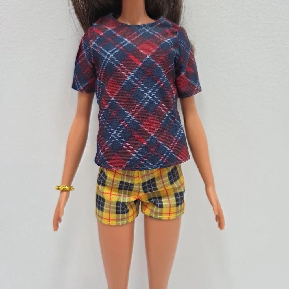 Mattel Barbie FASHIONISTAS #52 Tall PLAID ON PLAID Doll Hispanic Complete